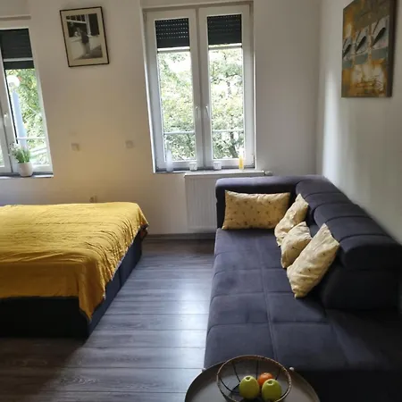 City-apartment In Krefeld, Kueche, Naehe Duesseldorf Messe Krefeld